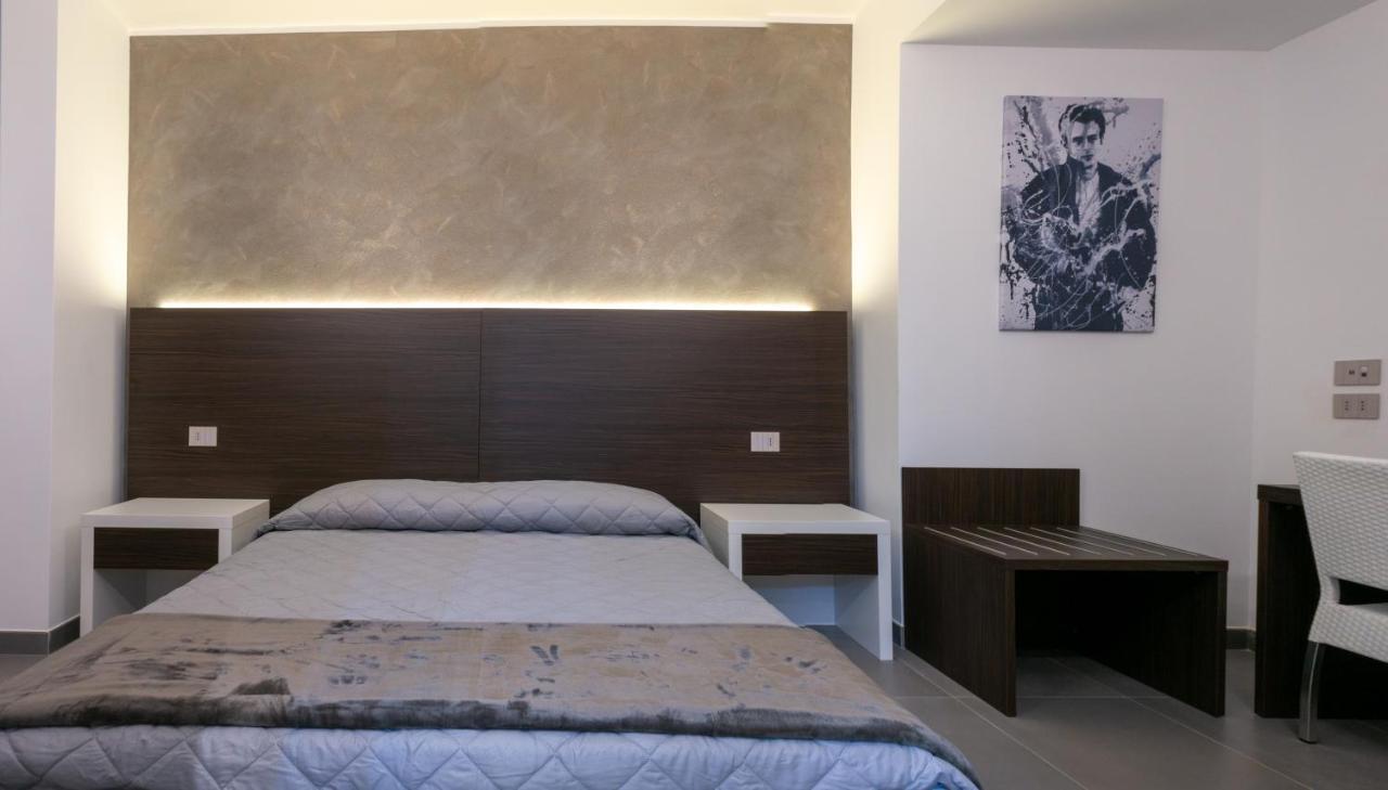 Brigante Suites Misano Adriatico Dış mekan fotoğraf