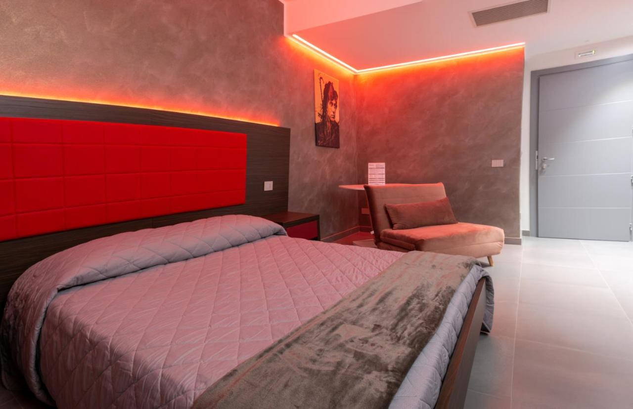 Brigante Suites Misano Adriatico Dış mekan fotoğraf