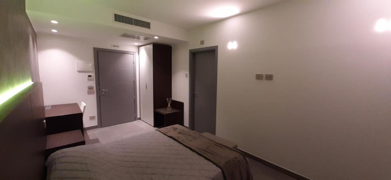 Brigante Suites Misano Adriatico Dış mekan fotoğraf